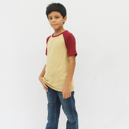 Kids raglan t-shirt with round neck and contrast half sleeves