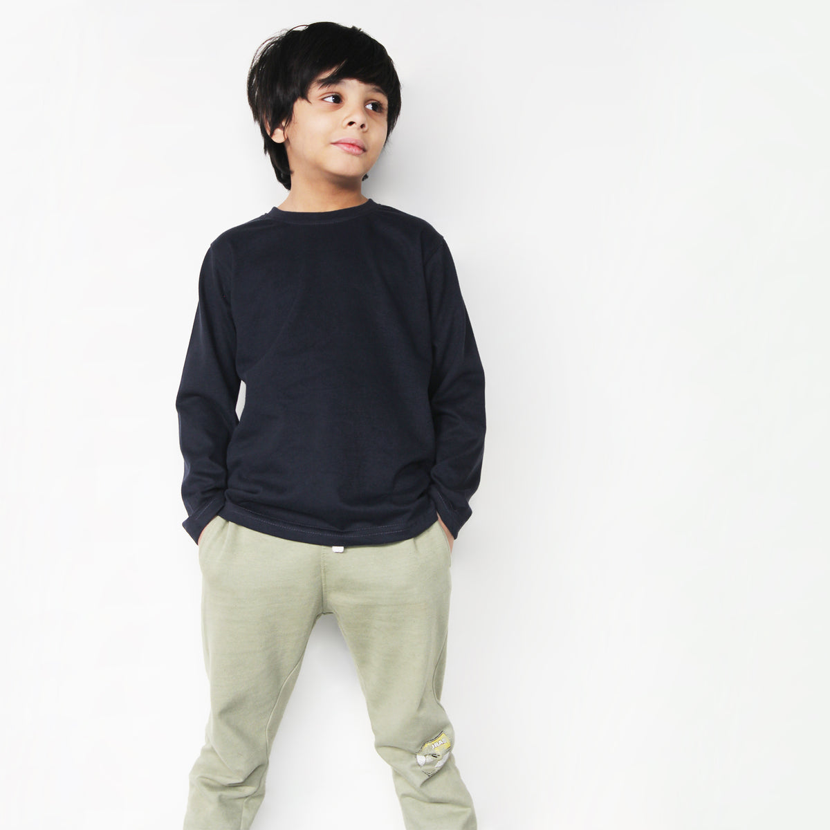 Navy blue full sleeve cotton jersey T-shirt for boys and girls, front view.